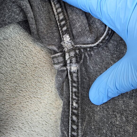 Levis Mom Jean Jeans Womens 26 Black Gray Acid Wash High Rise Button Fly Tapered - Picture 7 of 14